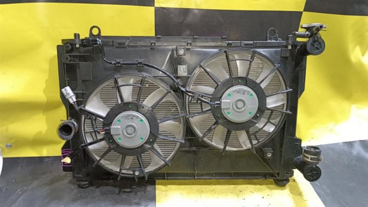 Радиатор основной Тойота Виш в Электростале 105135