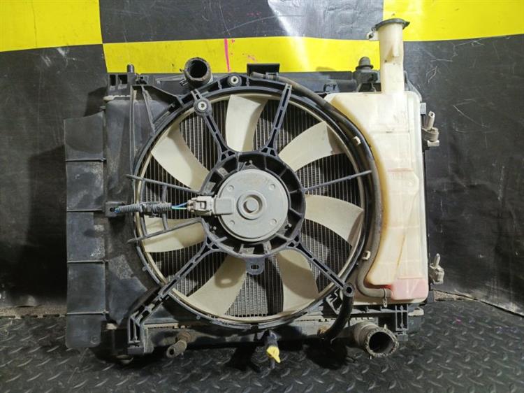 Радиатор основной Тойота Витц в Электростале 114337