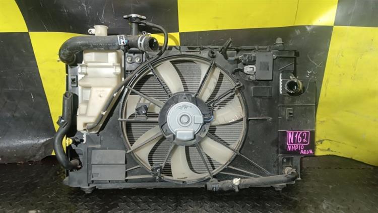 Радиатор основной Тойота Аква в Электростале 116562