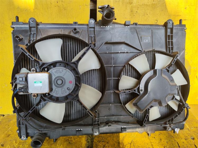 Радиатор основной Мицубиси Грандис в Электростале 69738